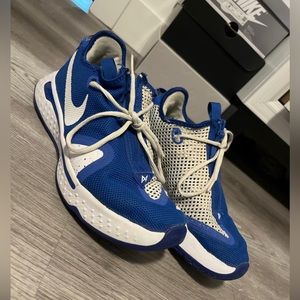 NIKE PG4